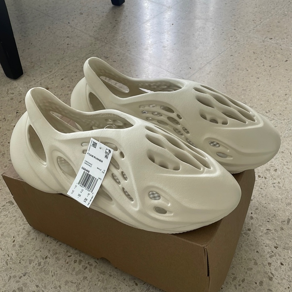 Yeezy Foam Runners Ararat